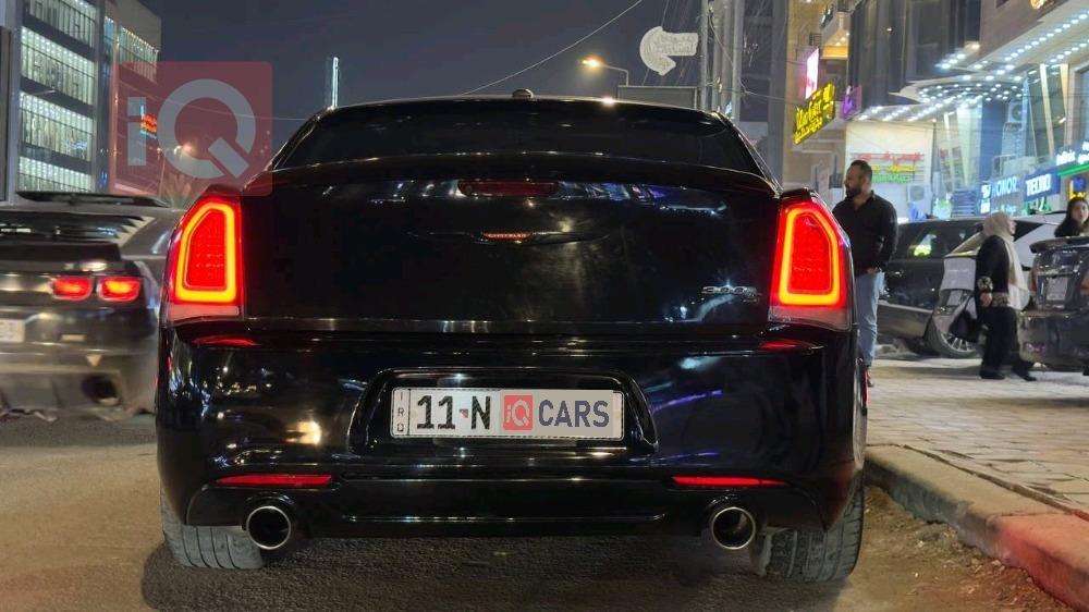 کرایسلەر 300